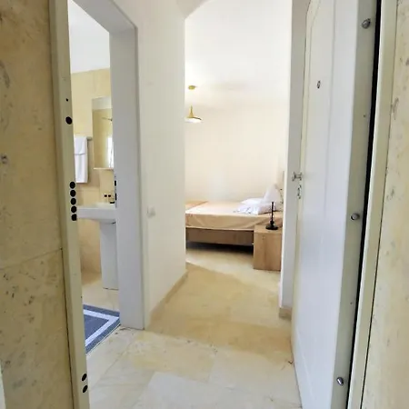 Vila Drini Hotel Golem (Tirana)